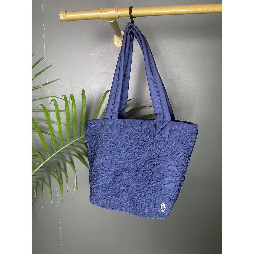 The Sakroots Navy Spirit Desert Quilted Eco-Twill Culver Women Totes